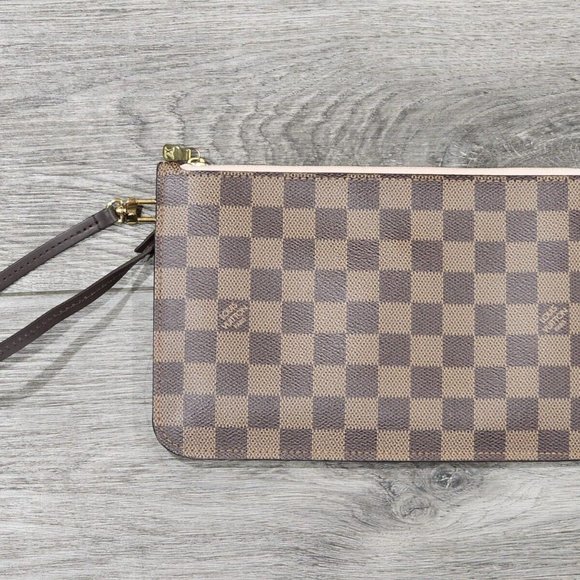 LOUIS VUITTON Damier Ebene Light PINK Pochette Rose Neverfull Ballerine Wristlet - Picture 2 of 11